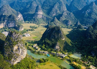 Ý tưởng đưa khu nghỉ dưỡng biệt thự nhà hàng cao cấp về vùng sông núi hoang sơ