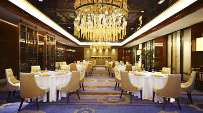 Thiết kế nội thất khách sạn phong cách hoàng gia